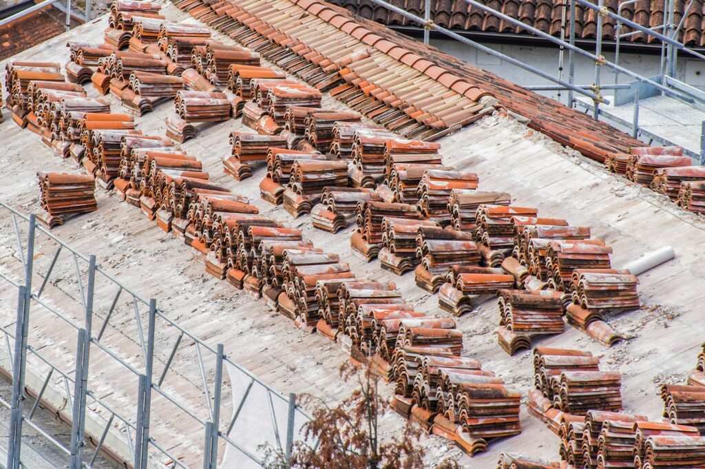 Renovation of a roof.